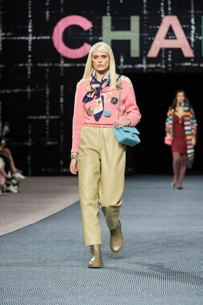 Look 9